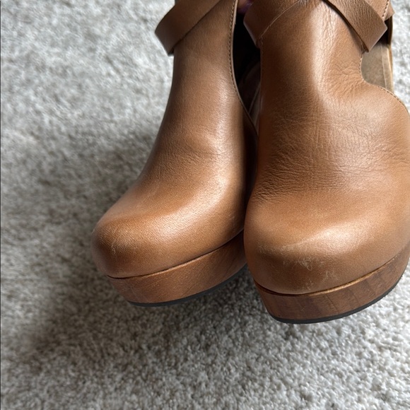Women's Brown Leather Ankle Boots - Picture 3 of 7